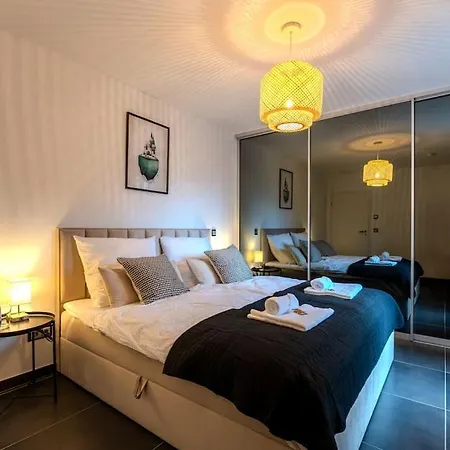 Daire Luxus Am Park Altstadt-barrierefrei-parkplatz *